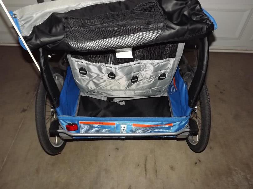 Instep rocket store double bike trailer